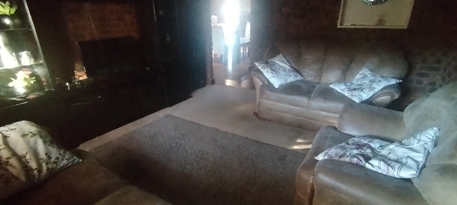 4 Bedroom Property for Sale in Flamingo Park Free State